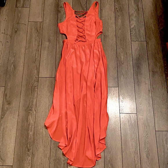 Woman’s Dress - Picture 12 of 15